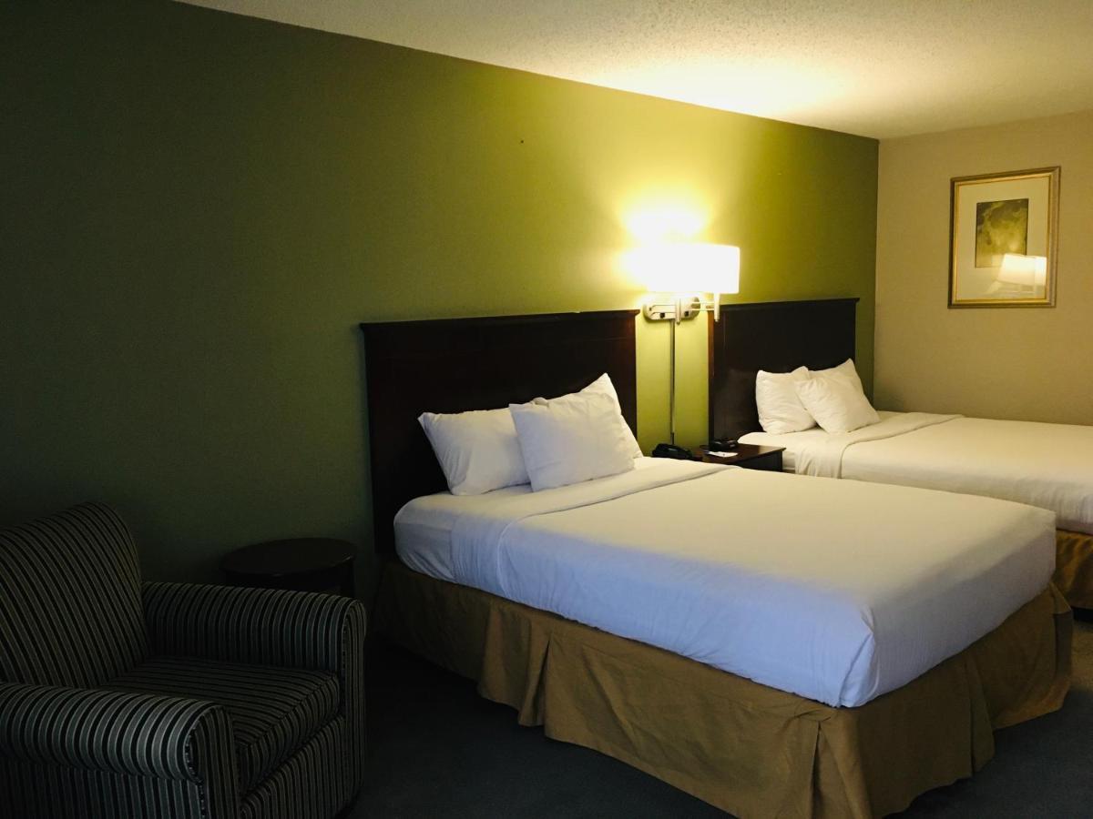 Ramada By Wyndham Batesville Exterior photo